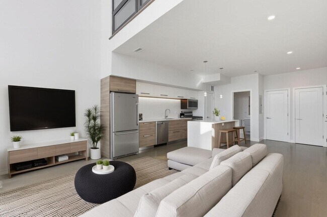 Photo - 2012 W Grand Ave Unit 2F