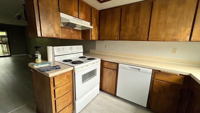 Photo - 4Plex 2bed x 1.5bath unit in Seattle, minutes away from major highways.