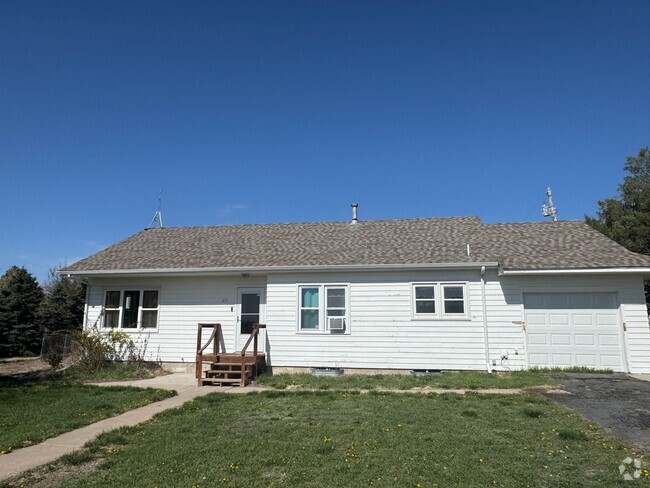 Building Photo - 375 S Cedar Ave Rental