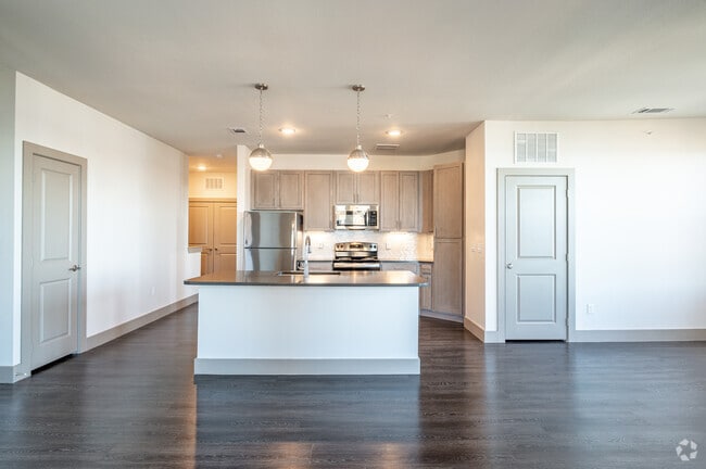 2BR, 2BA - 1,440SF - Tower Bay Lofts