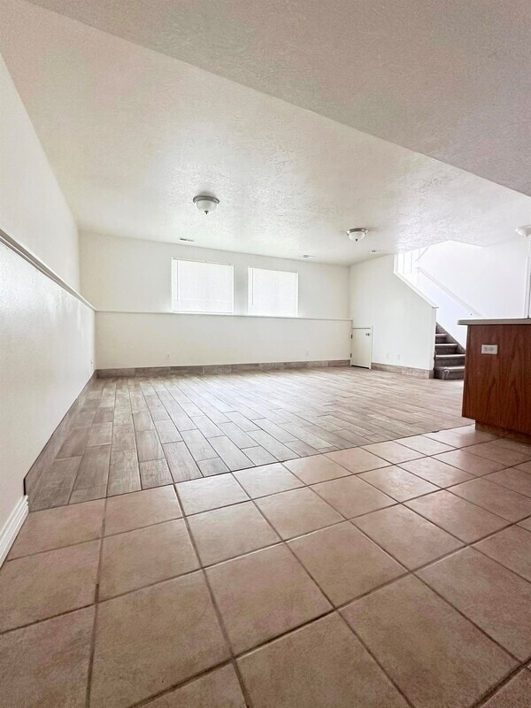 Photo - 1675 W 100 N