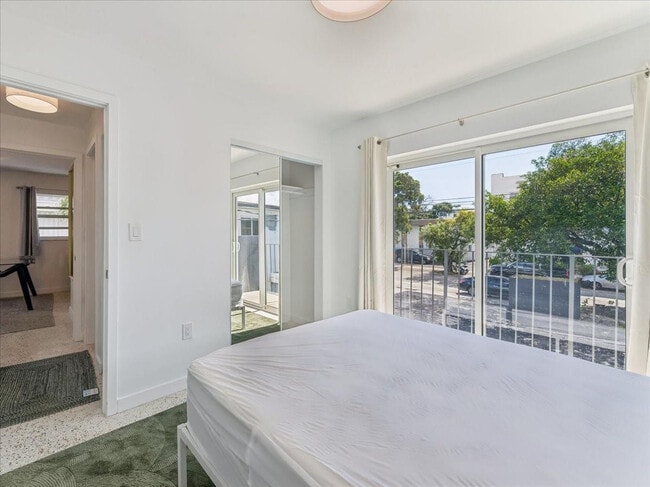 Photo - 421 SW 9th St Unidad 3