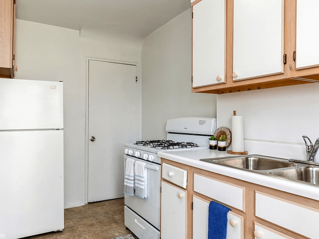 Lots of Cabinet Space!