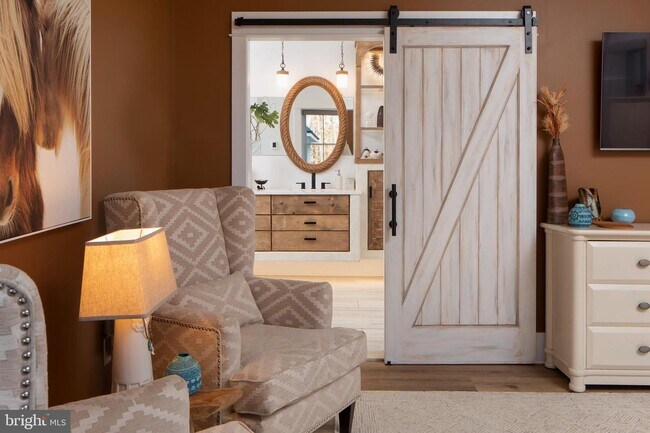 Photo - 110 Munn Ln E