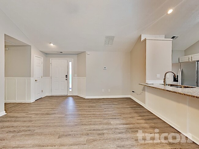Photo - 312 Reisling Dr