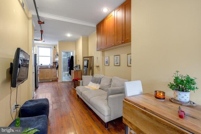 Photo - 1341 Lombard St Unidad 2
