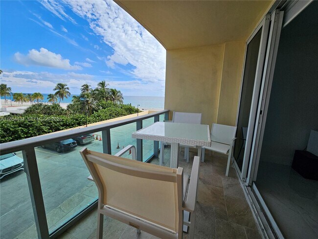 Building Photo - 2501 S Ocean Dr Unit 307 (Ave. April 10 2026)