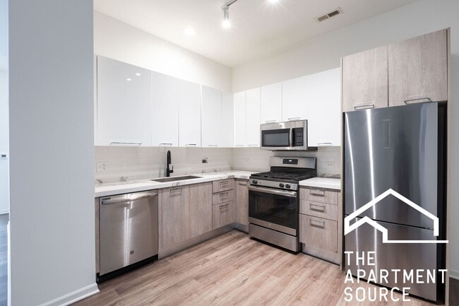 Photo - South Loop 3 bed 2 bath -- Updated Kitchen, HUGE Floorplan Unidad 405