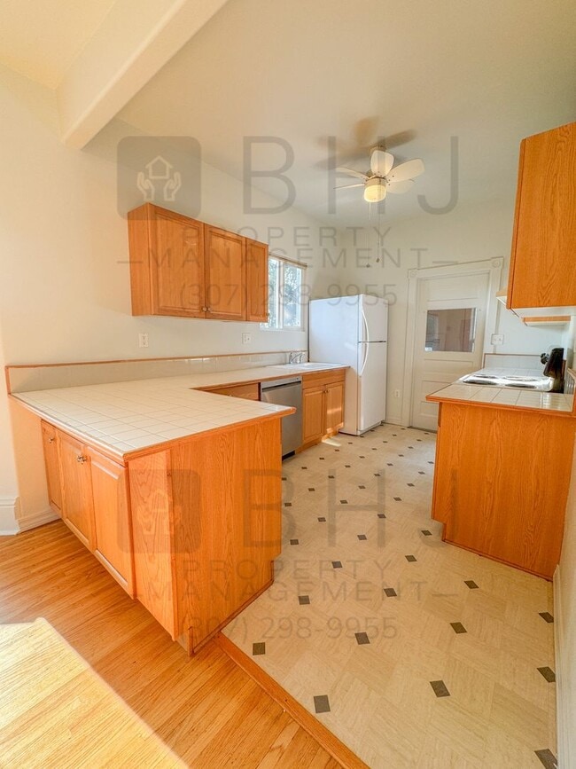 Photo - 4 BED/ 2 BATH SINGLE FAMILY HOME WITH GARAGE