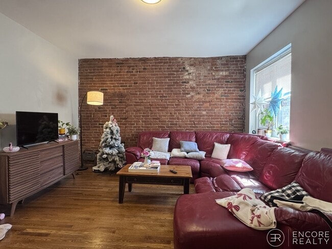 Photo - 31 Stearns Rd