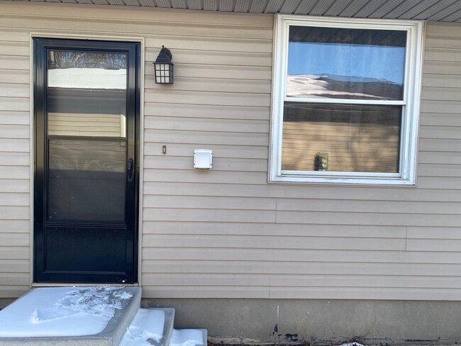 Entrée du sous-sol - 1072 Jalna Blvd