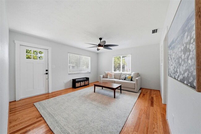 Photo - 646 38th Ave N