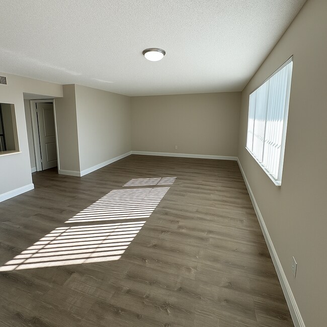 West Palm Lane Apartments