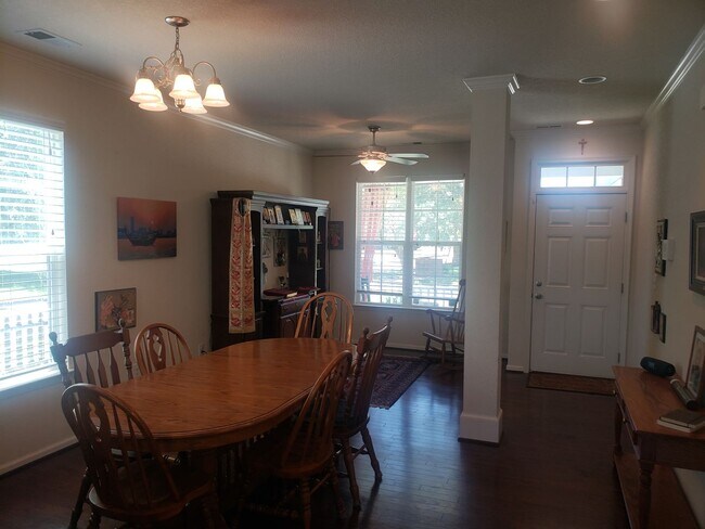 Photo - 328 Cherry St