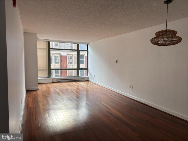 Photo - 1150 K St NW Unidad 1107