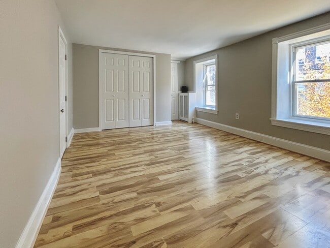 Building Photo - 131 Pensdale St Rental