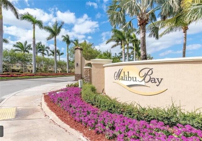 Photo - 970 NE 34th Ave Unidad 204