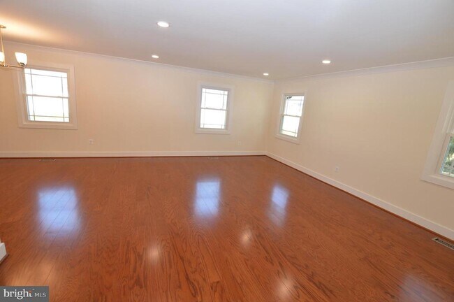 Photo - 12116 Whitehall Dr