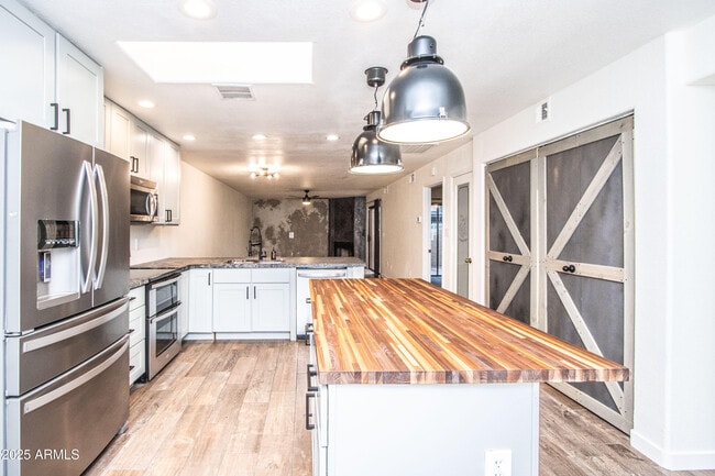 Photo - 1318 E Cobb Dr