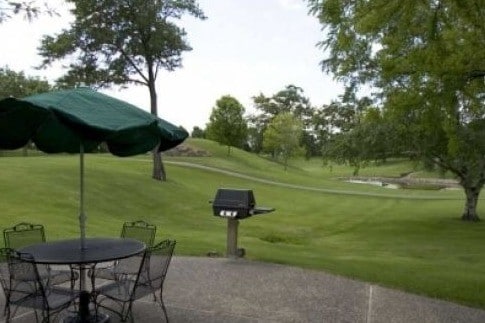 Country Club Manor Apartments