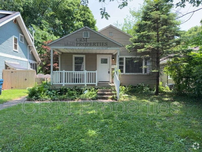Building Photo - 5121 Norwaldo Ave Rental