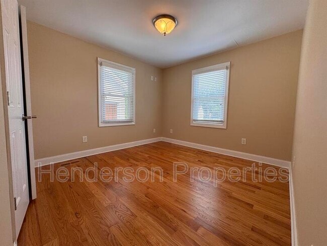 Photo - 712 Hunter St