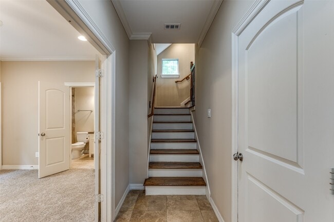 Building Photo - 5305 Egbert St Unit C Rental