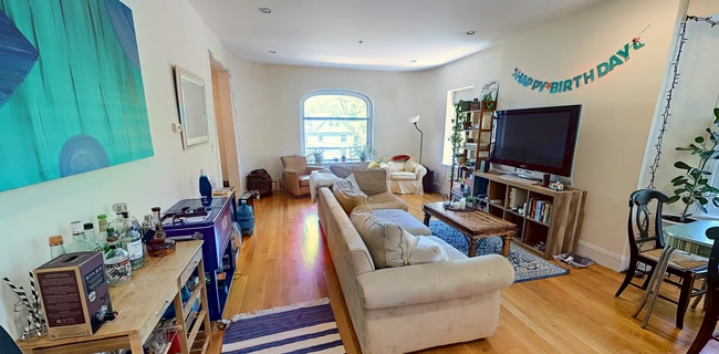 Photo - 10 Selkirk Rd Unit 2
