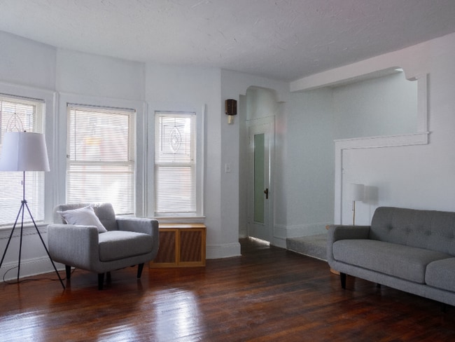 Photo - 2580 E 127th St Unidad 2580 E. 127th Street