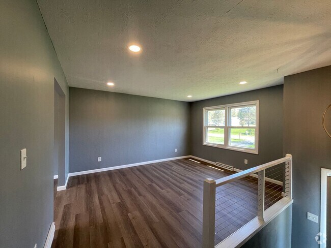 Building Photo - Newly renovated 4 bedroom home outside of ...