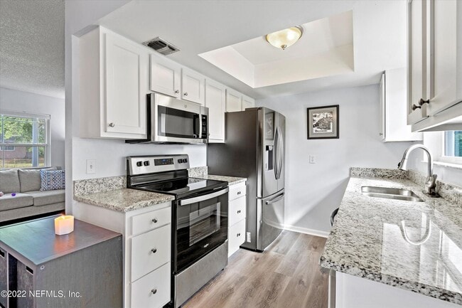 Photo - 8440 Frost St N