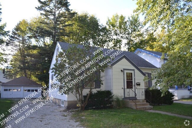 Building Photo - CHARMING HOME!!  3 Bedroom, 1 Bathroom Hom...