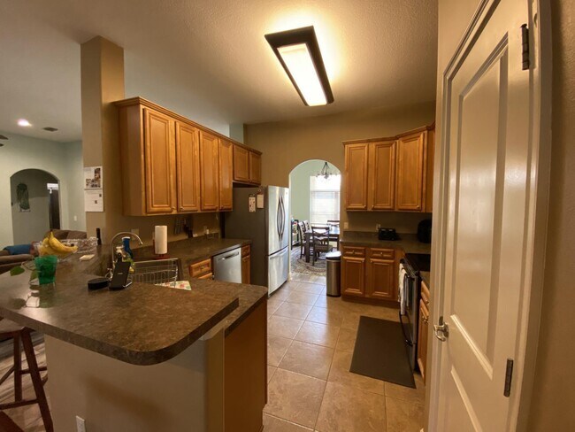 Photo - 2722 Lakes Edge Ln