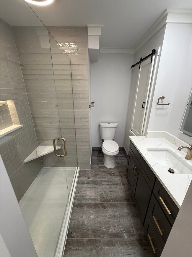 Photo - 509 E University Dr