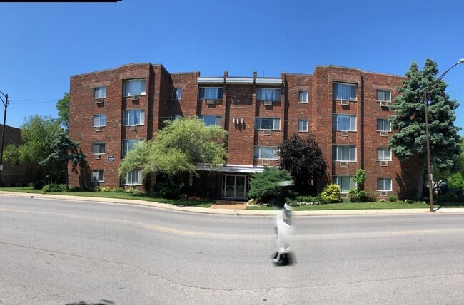 Building Photo - 6300 W Irving Park Rd Rental