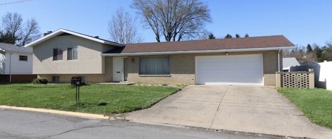 Photo - 3 Bed/2 Bath House in the Suncrest Area -Available NOW
