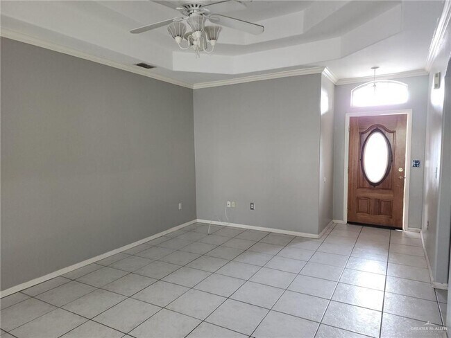 Photo - 18 Kerria Ave