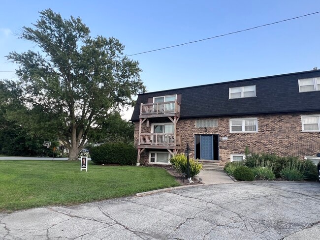Building Photo - 10608 S 83rd Ct Unit 1 Rental