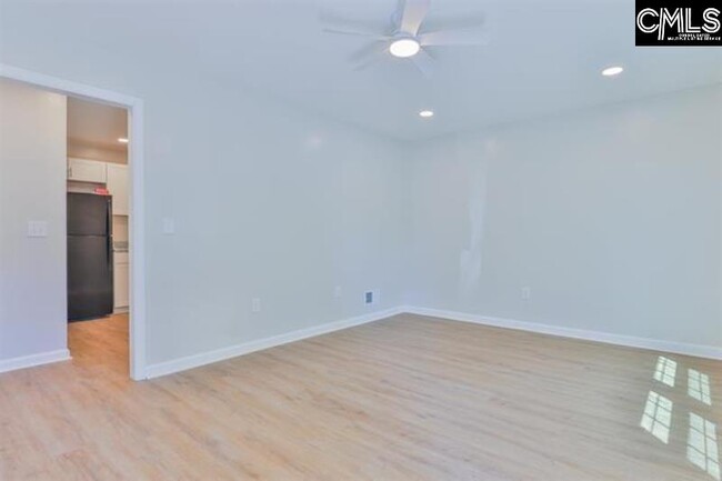 Photo - 2129 Apple Valley Rd