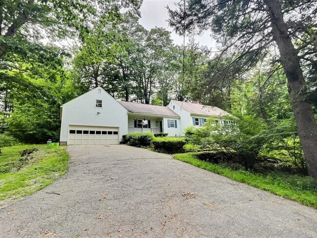 Photo - 16 E Hill Rd