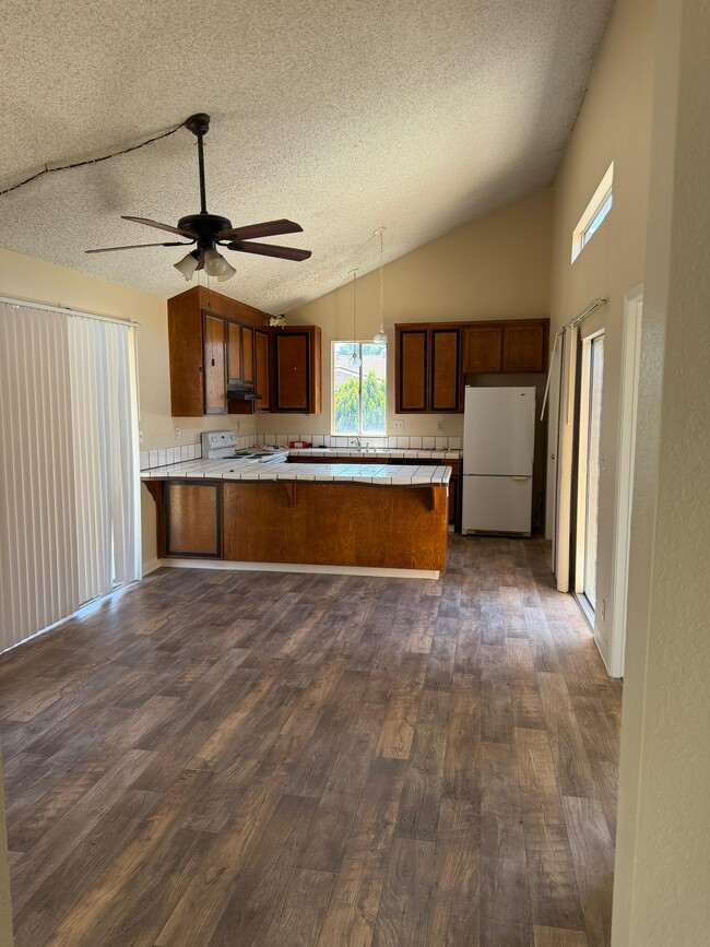 Photo - 5823 Silver Leaf Rd