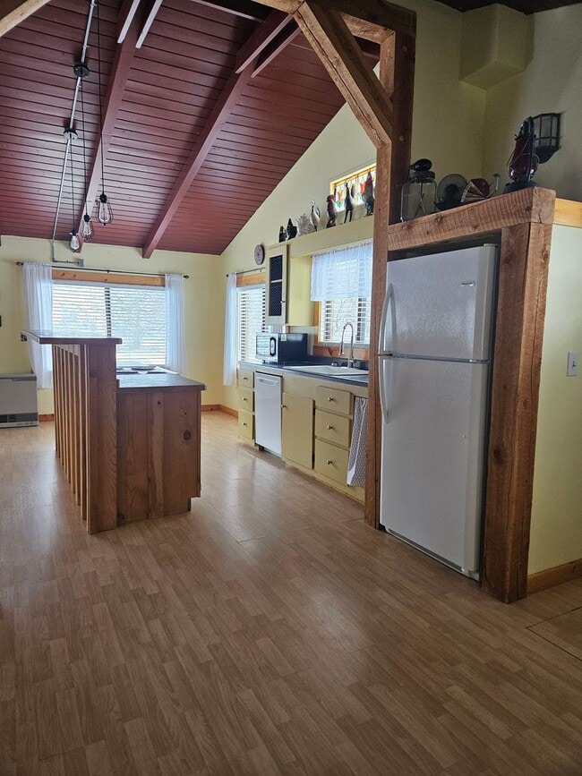 Photo - Peaceful 1 Bedroom / 1 Bath Executive Cabin on Sleeping Child – Stunning Views & Premium Comforts