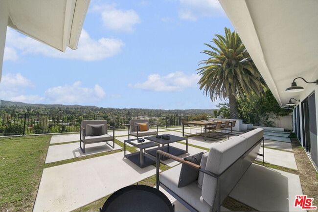 Building Photo - 23500 Aetna St