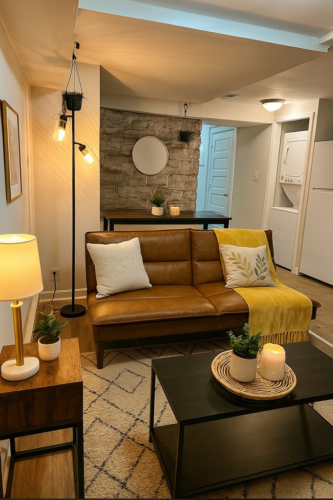 Building Photo - 312 S Upper St Unit B