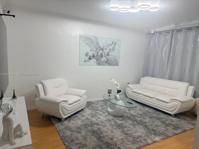 Photo - 900 Euclid Ave Unidad 18