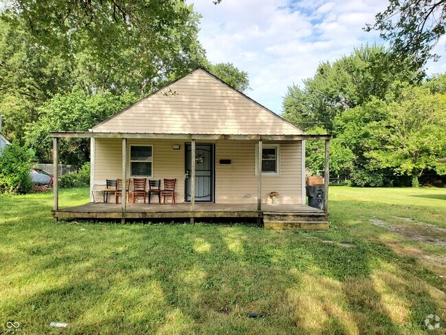 Building Photo - 2901 N Hawthorne Ln Rental