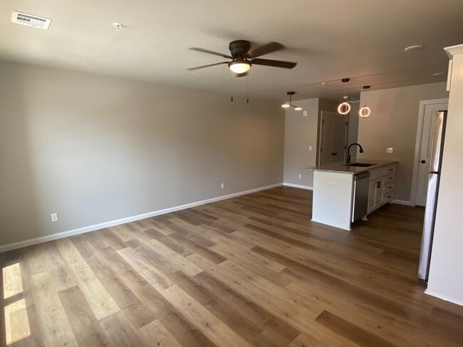 Photo - 207 E 3rd St