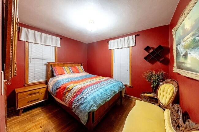 Photo - Charming 3brm/2ba house near Como Park!