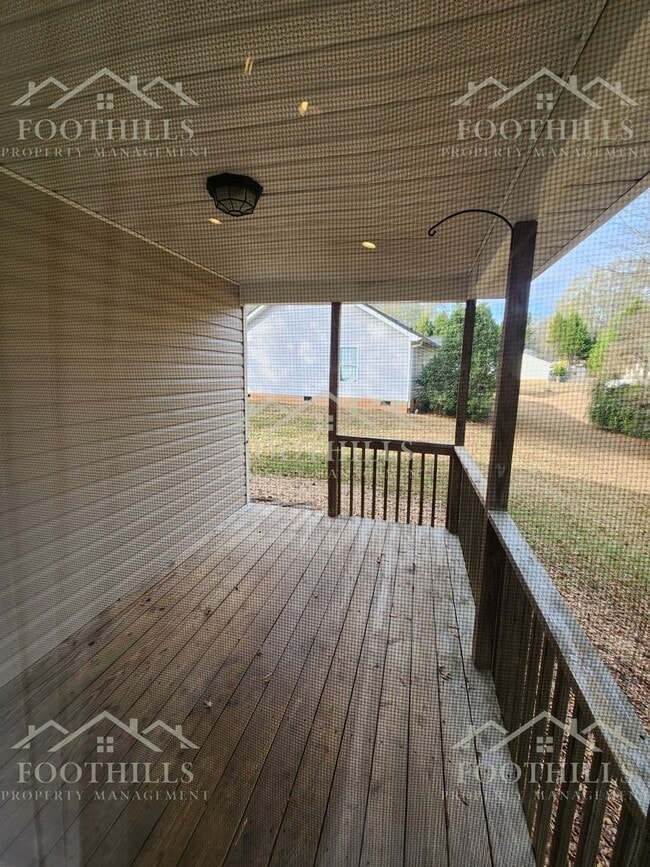 Photo - 438 Old Colony Rd