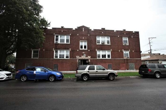 Building Photo - 3939 W Iowa St Unit BE Rental